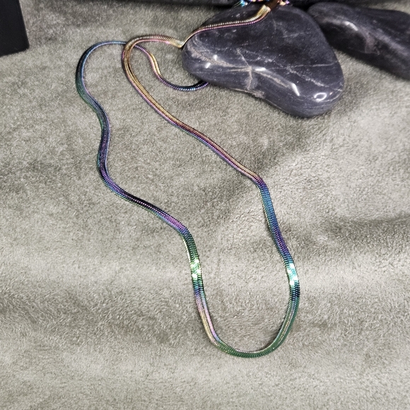 Beautiful Gradient Herringbone Chain - Picture 8 of 9